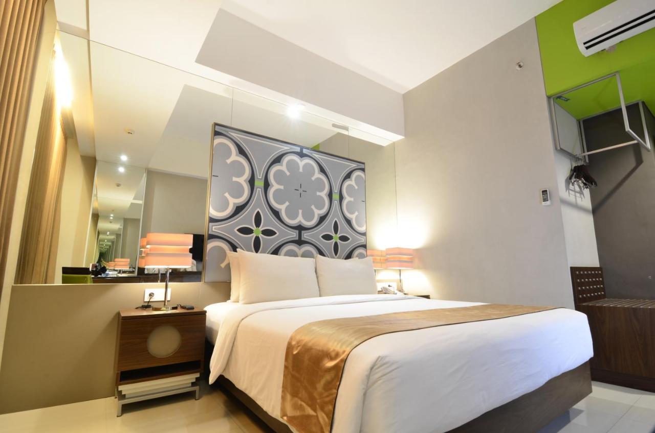 Howard Johnson By Wyndham Pekalongan Eksteriør bilde