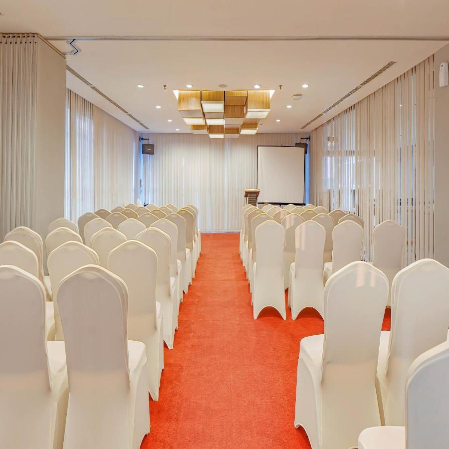 Howard Johnson By Wyndham Pekalongan Eksteriør bilde