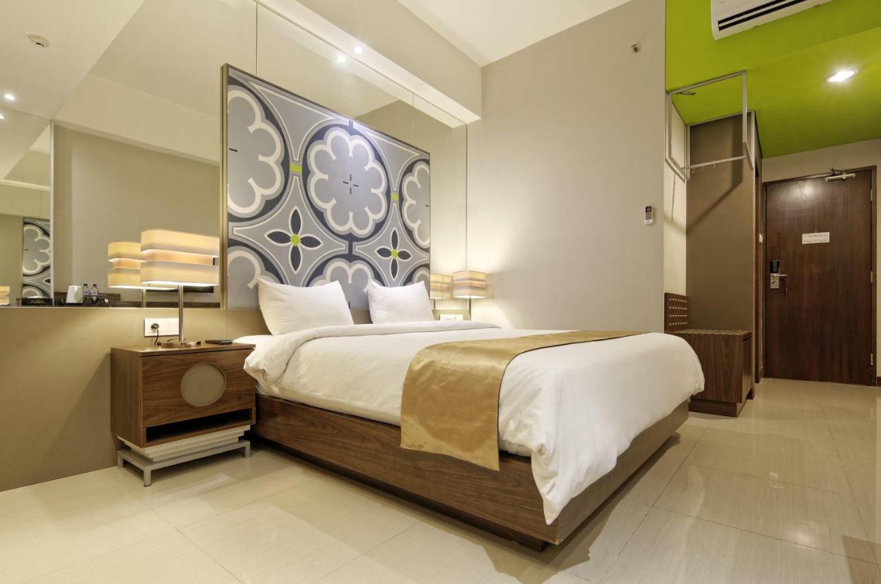 Howard Johnson By Wyndham Pekalongan Eksteriør bilde