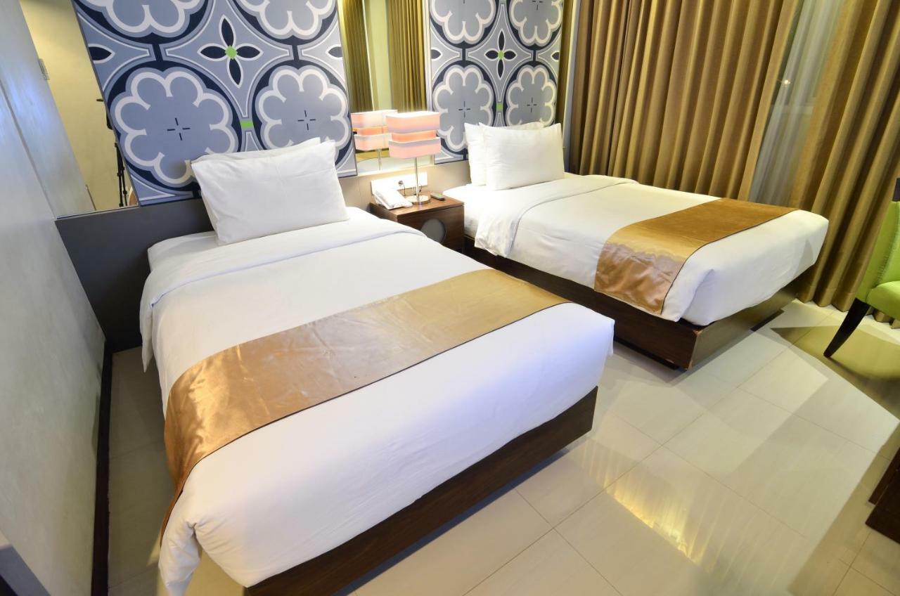 Howard Johnson By Wyndham Pekalongan Eksteriør bilde