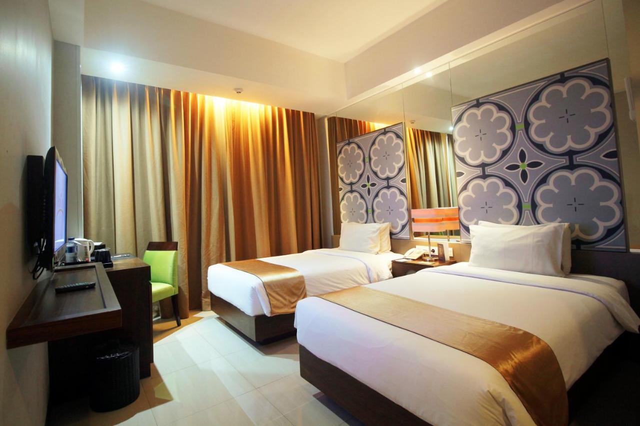 Howard Johnson By Wyndham Pekalongan Eksteriør bilde